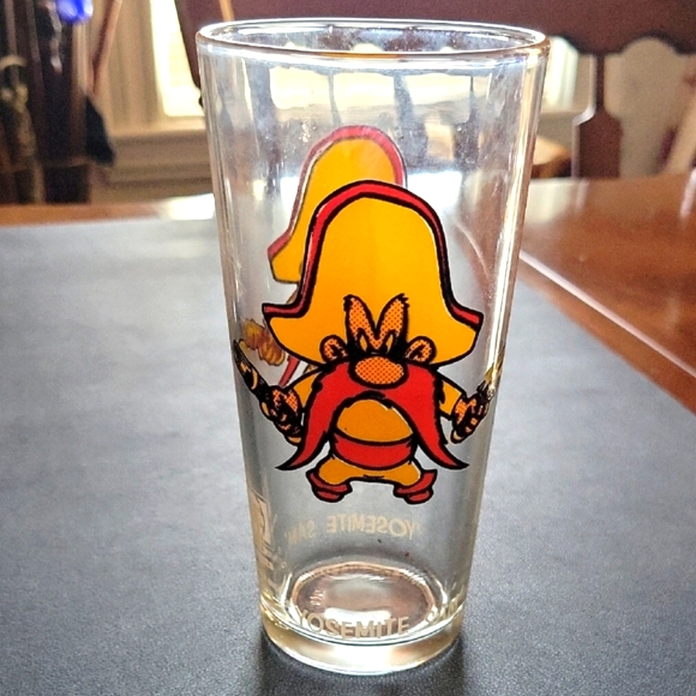 Vintage Warner Bros Looney Tunes Yosemite Sam Pepsi Collectors Series Glass